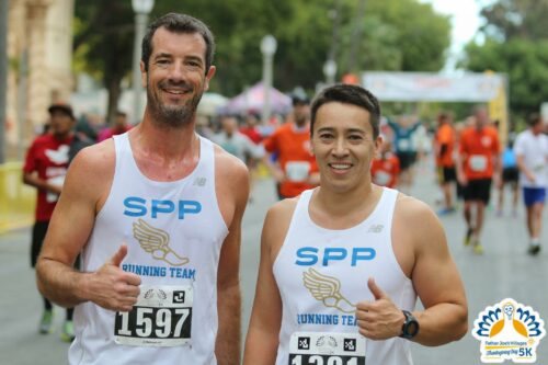 Two San Diego Thanksgiving 5k runners 