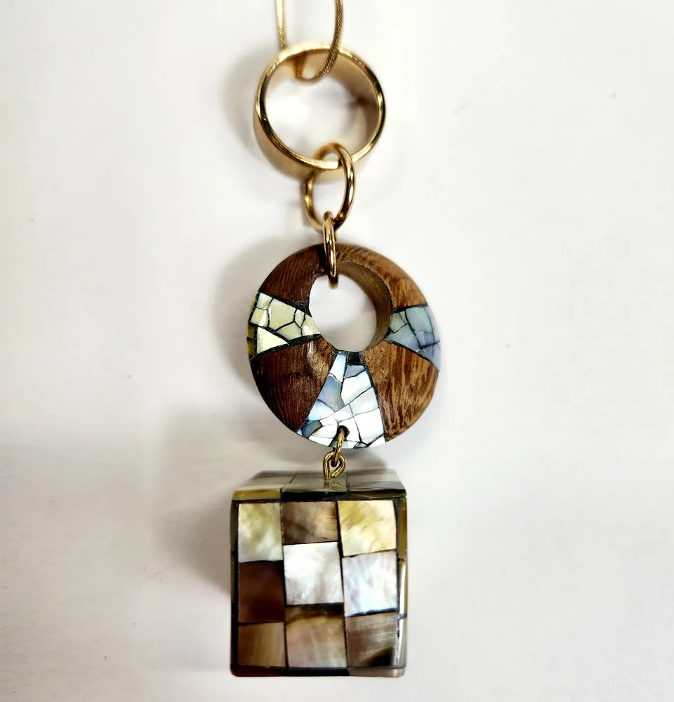 Cubed Shell Necklace
