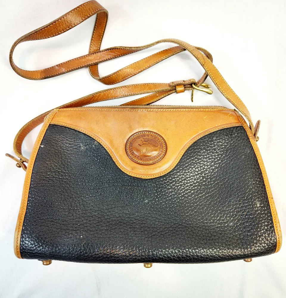Dooney & Bourke pebbled leather purse
