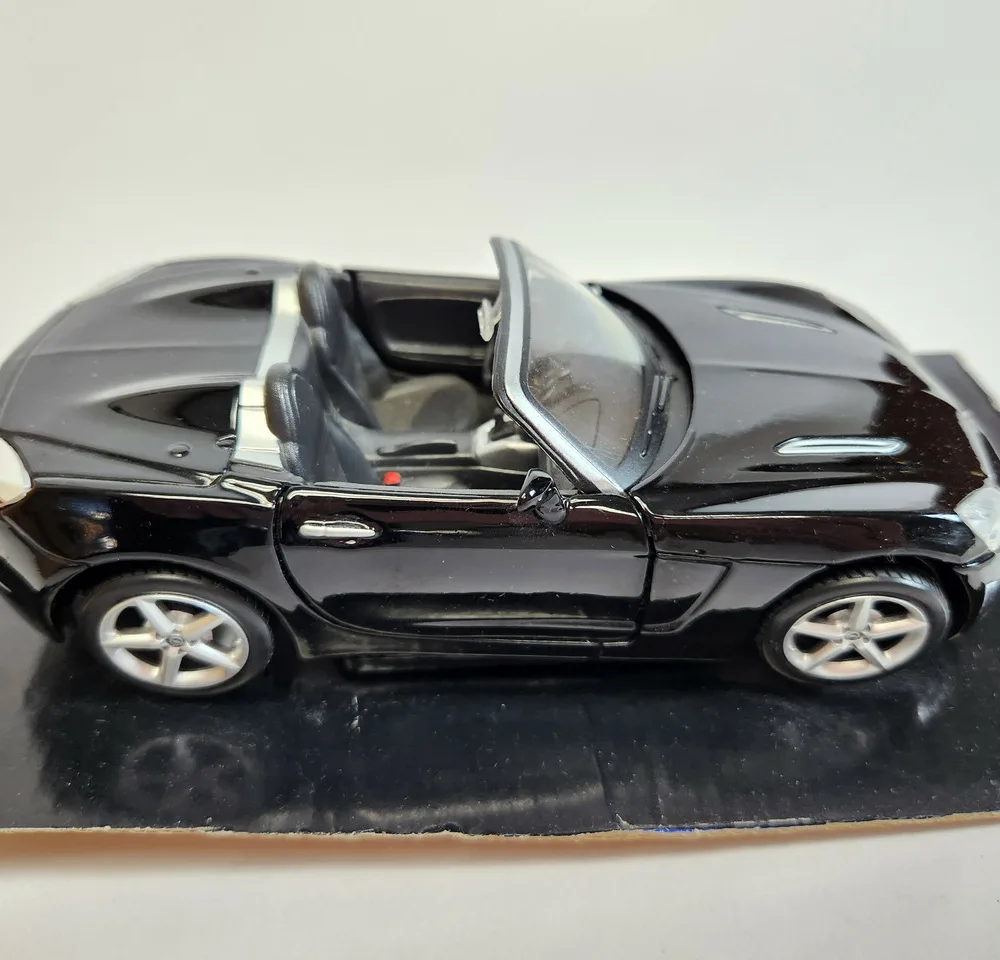 MAISTO Black Opel GT Convertible, Die-Cast Model Car, Black