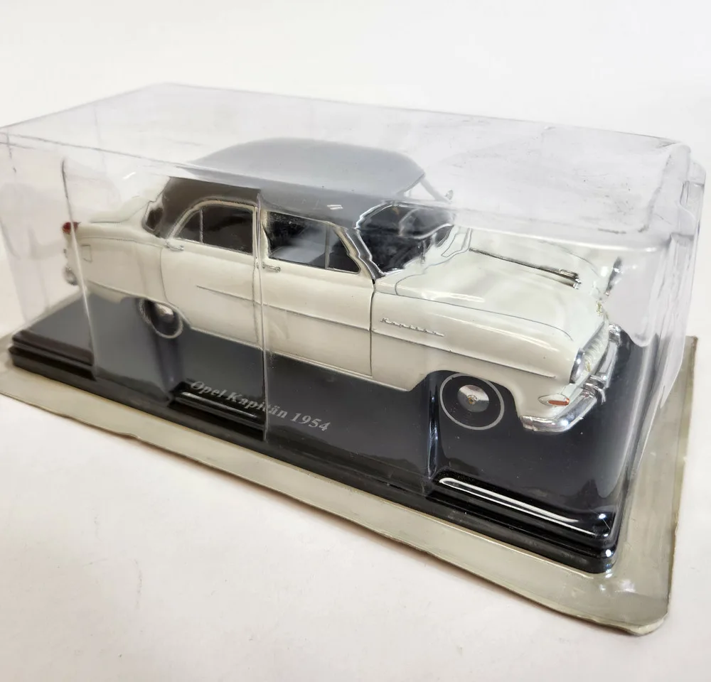 HACHETTE Opel Kapitän 1954 1:24 Scale Die-cast Model Car, white body with grey roof