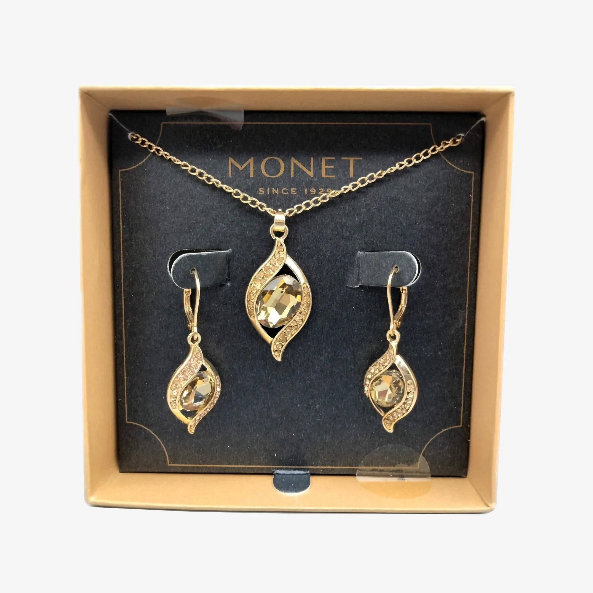 Monet pendant chain and matching earrings 2-piece set