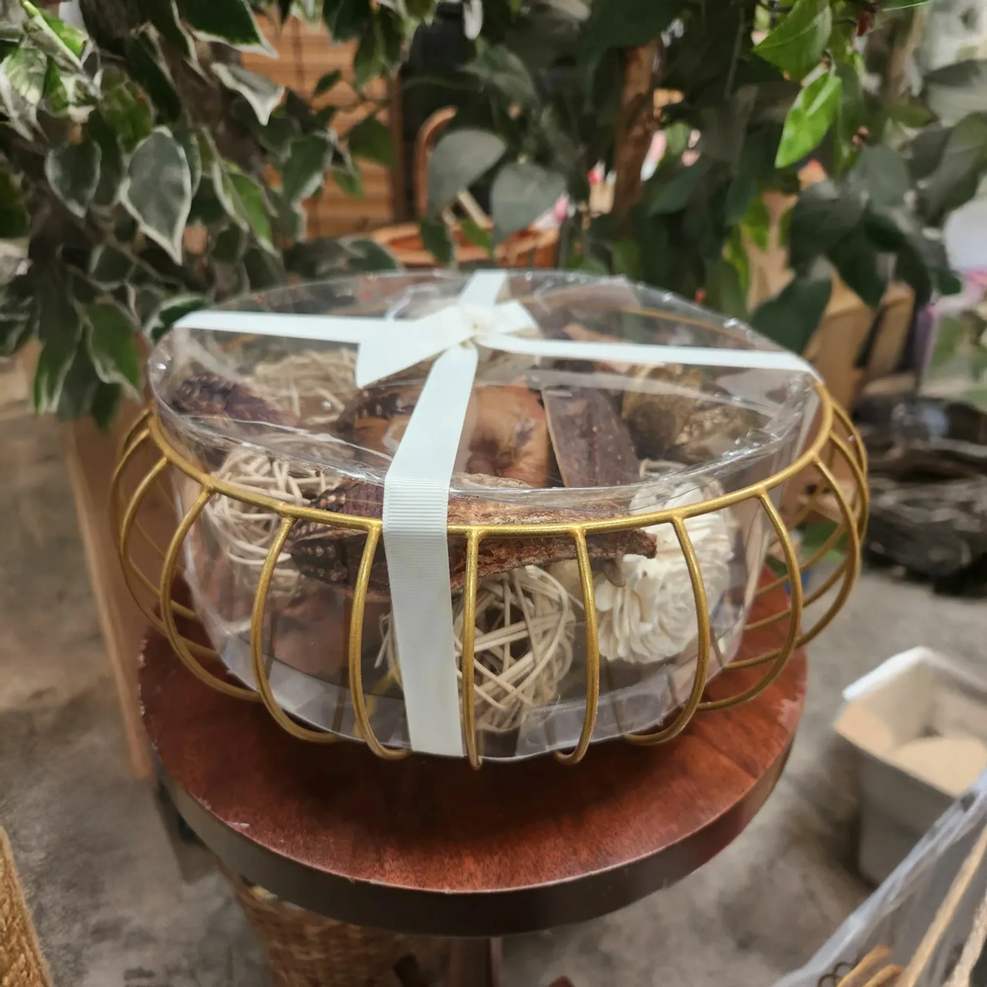 Ivory Potpourri Wire Basket - Image 2