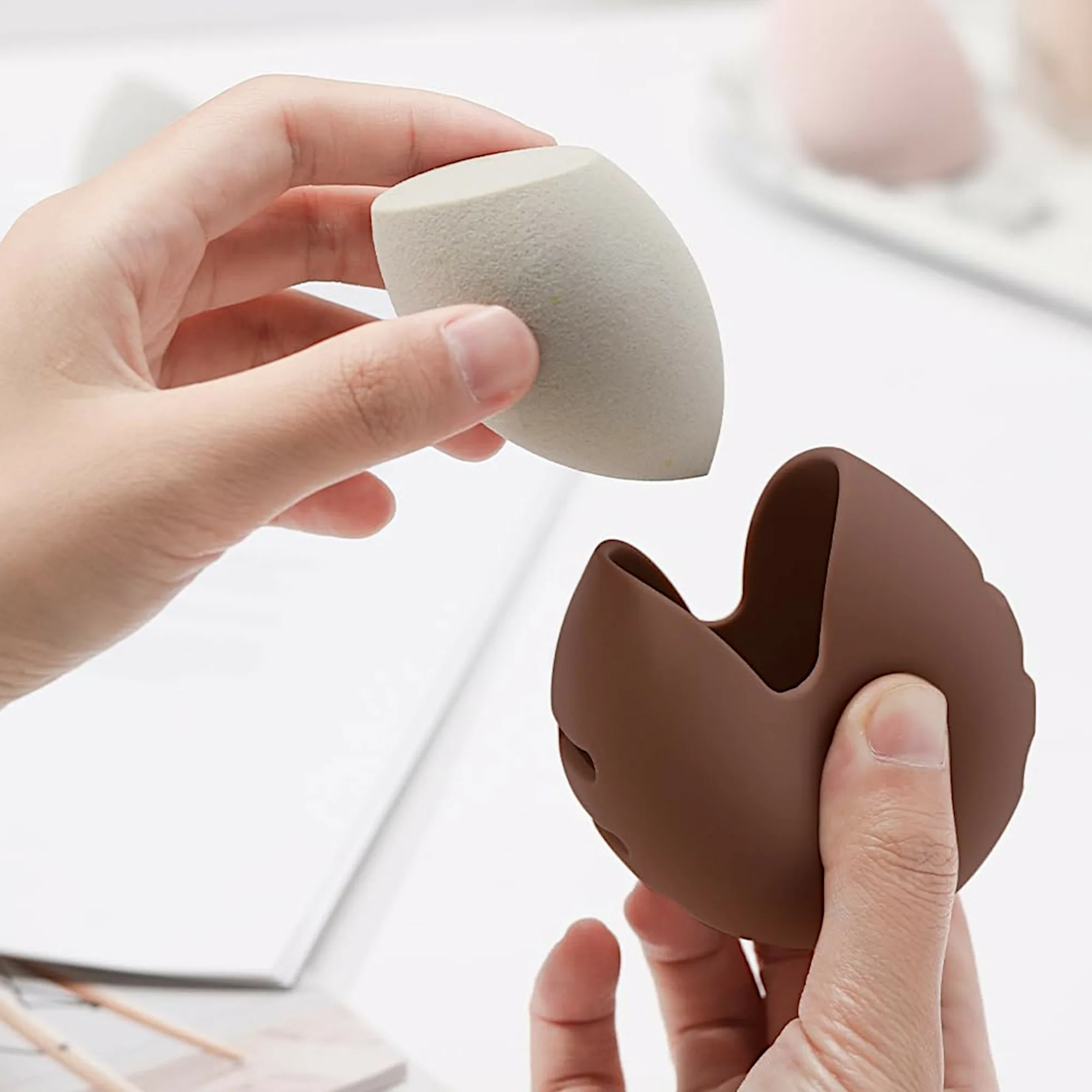 Makeup Sponge Holders